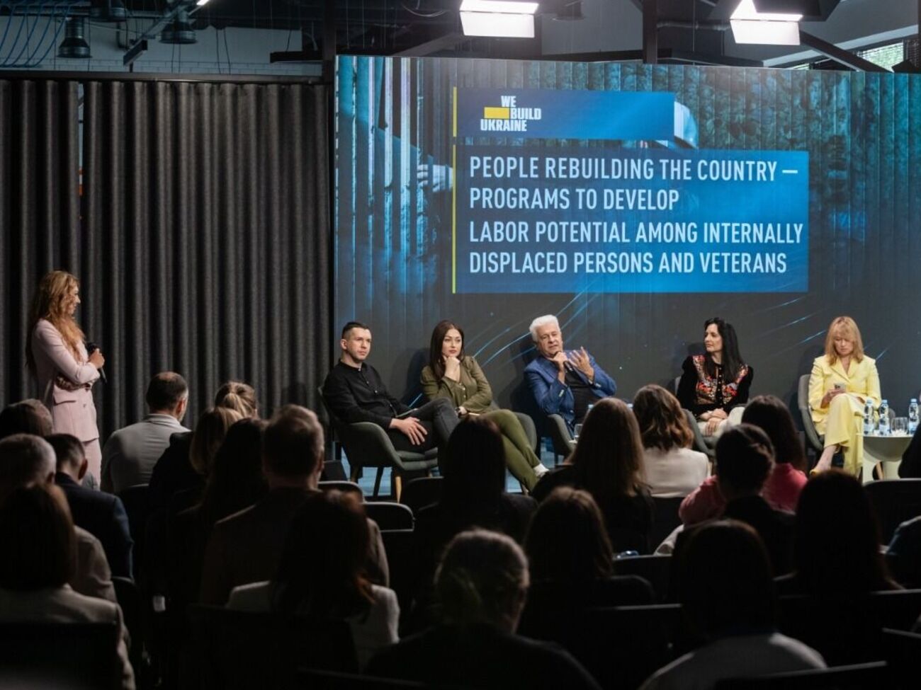 Не ветераны должны адаптироваться к обществу, а общество – к ветеранам, подчеркнула представитель "Метинвеста"