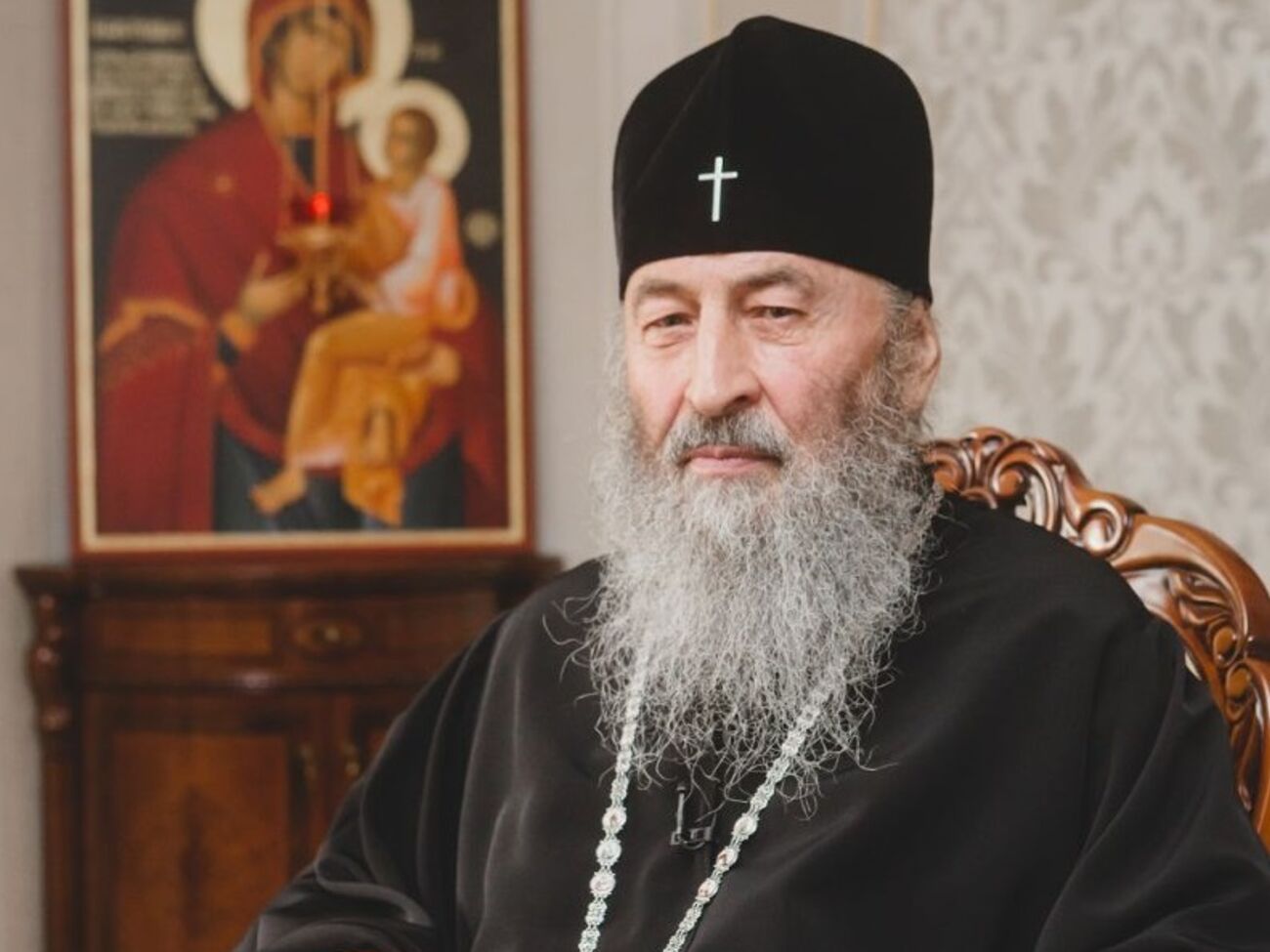 Онуфрій із 2002 року – громадянин Росії