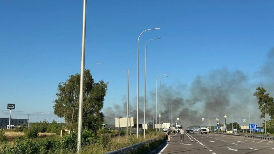 После взрывов было много дыма