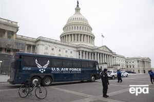 Объяснения ситуации ожидают представители двух партий в Конгрессе