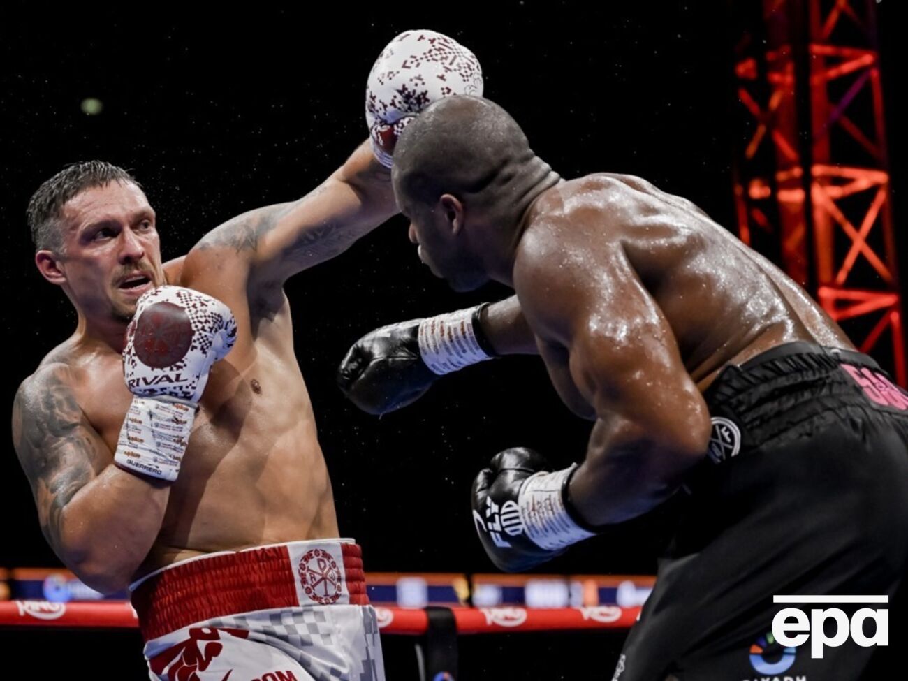 Українці жартують про перемогу Усика: "Знищено: один Дюбуа"