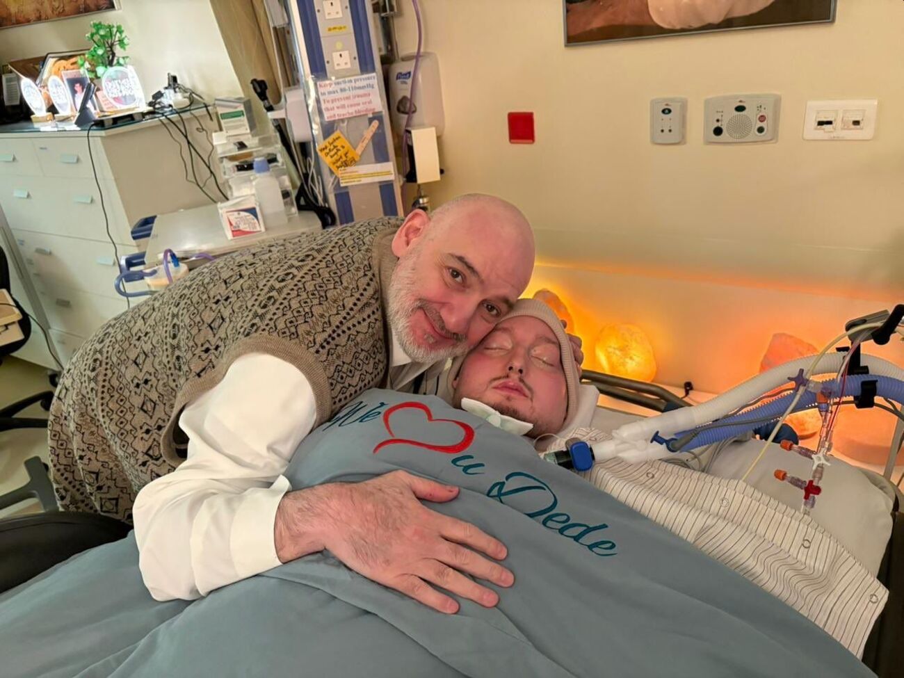 Семья регулярно публиковала в сети фото с принцем