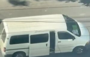 На видео, появившихся в пабликах, вроде бы не видно избиения