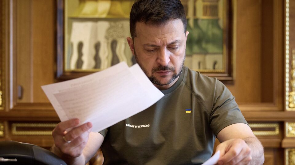 У санкційному списку, який підписав президент, – троє українців і дві громадянки РФ