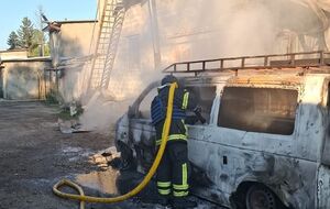 В городе горели склады и гаражи