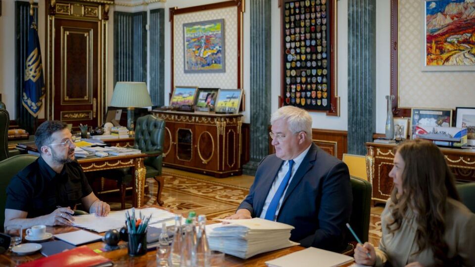 Фамилии новоназначенных дипломатов Зеленский не раскрыл