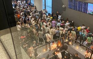 Россияне часами ждут рейсы в аэропортах