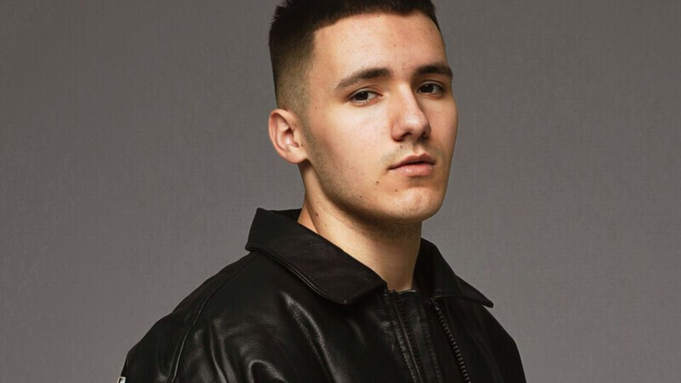 Во время концерта Yaktak показывали фокусы, иллюзии и спецэффекты