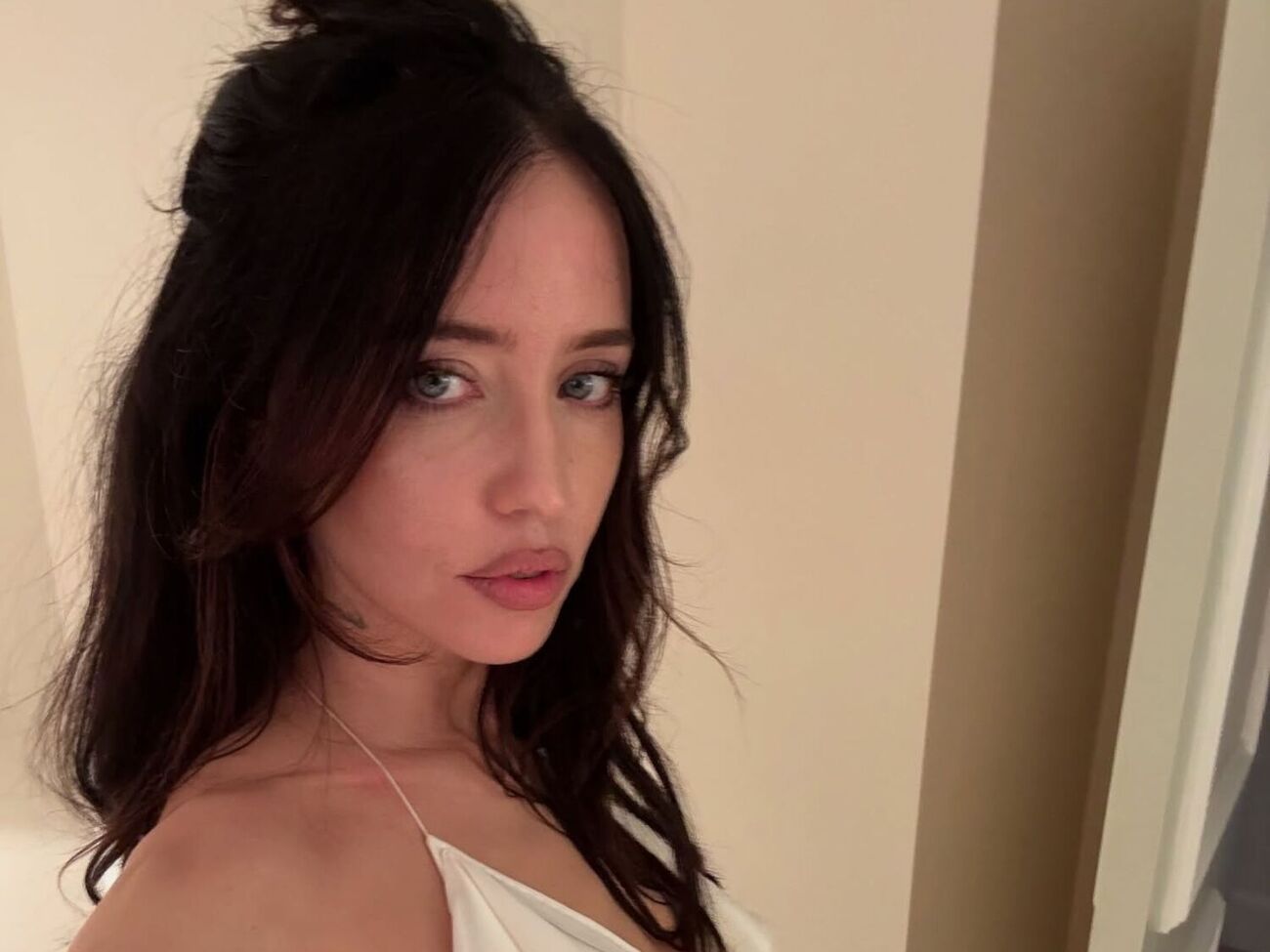 По словам Julik, Дорофеева выступила очень достойно – сильно, уверенно, с внутренним светом