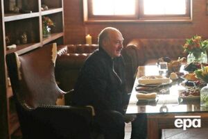 По словам спецпредставителя, в какой-то момент начались тосты и Лукашенко предложил выпить за Трампа