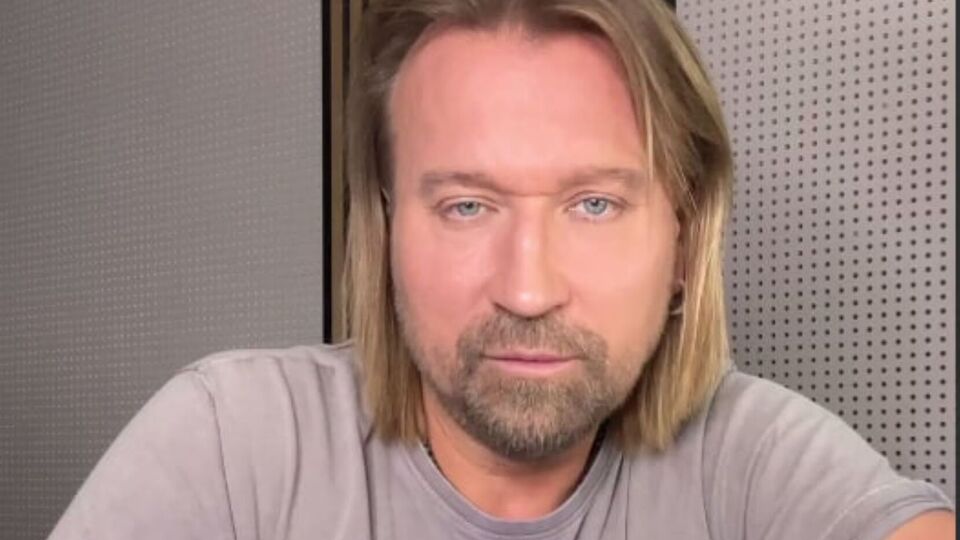 Винник: Да, я живу за границей, и да, я уехал в Германию 25 лет назад. Я был украинцем и им остаюсь