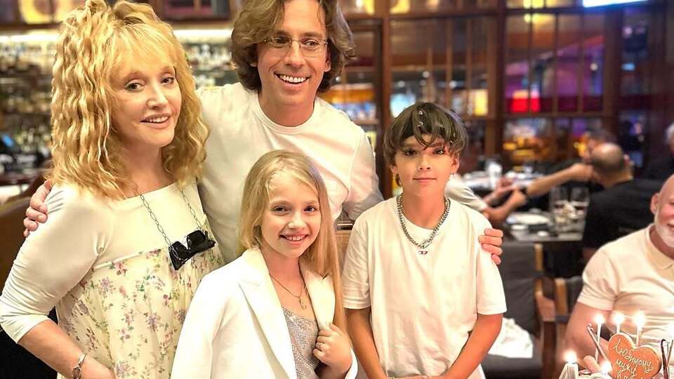 Галкин снял семейное видео на досуге