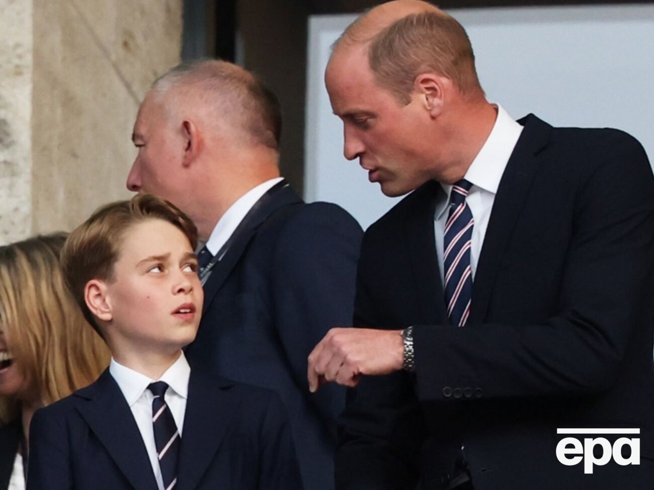 Принц Вільям є кваліфікованим пілотом і сам іноді возить свою сім'ю