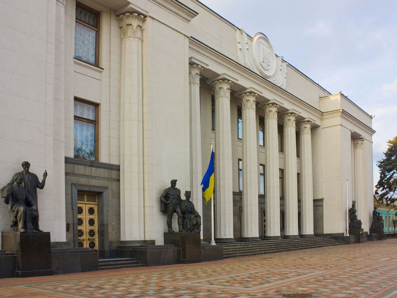 Закон был принят Радой, подписан президентом и опубликован в один день