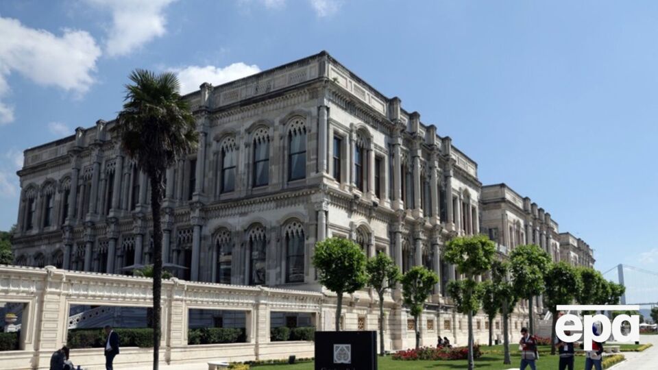 Делегації мають зустрітися приблизно о 19.00 у палаці Чираган