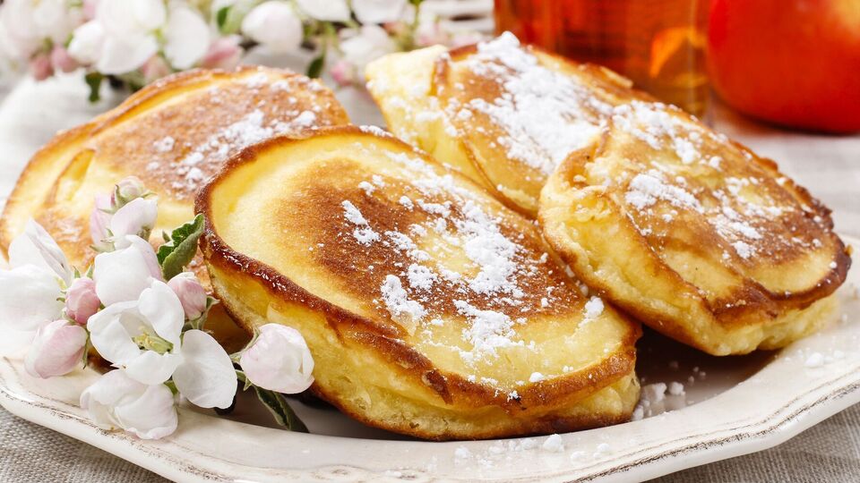 Оладьи лучше подавать теплыми