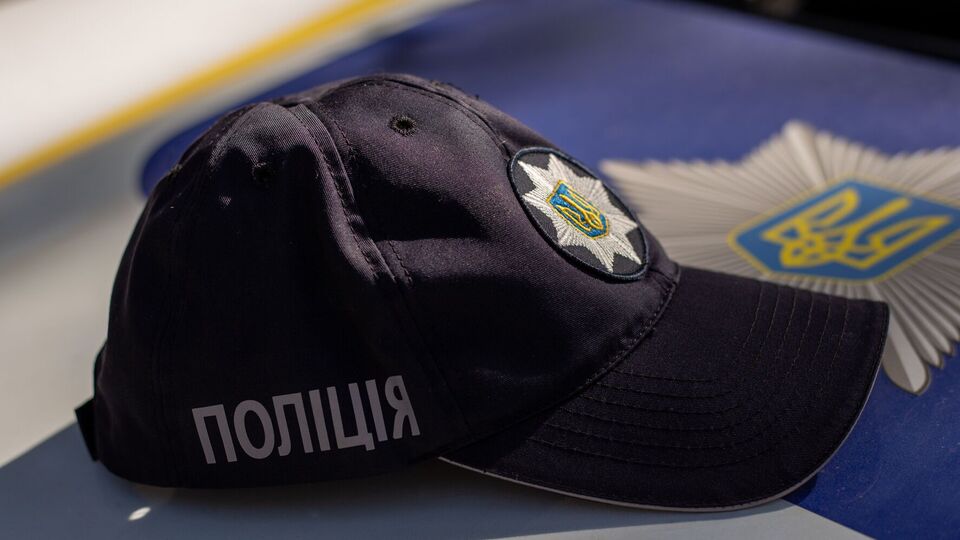 Актори, одягнені в поліцейську уніформу, проводили псевдоперевірки документів й імітували затримання