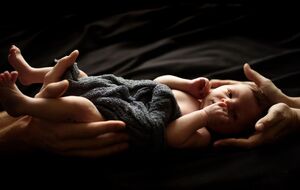 По предварительным данным, группировка действовала с 2023 года и продала по меньшей мере 25 детей