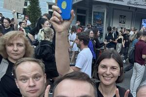 Украинцы вышли на акции протеста, требуя отмены норм об ограничении независимости НАБУ и САП
