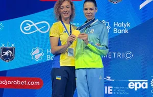 Харькову (на фото справа) тренирует бывшая чемпионка мира Конрад (на фото слева)