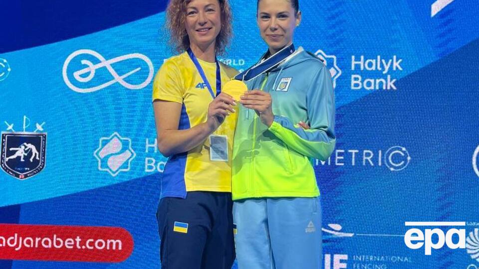 Харькову (на фото справа) тренує колишня чемпіонка світу Конрад (на фото зліва)