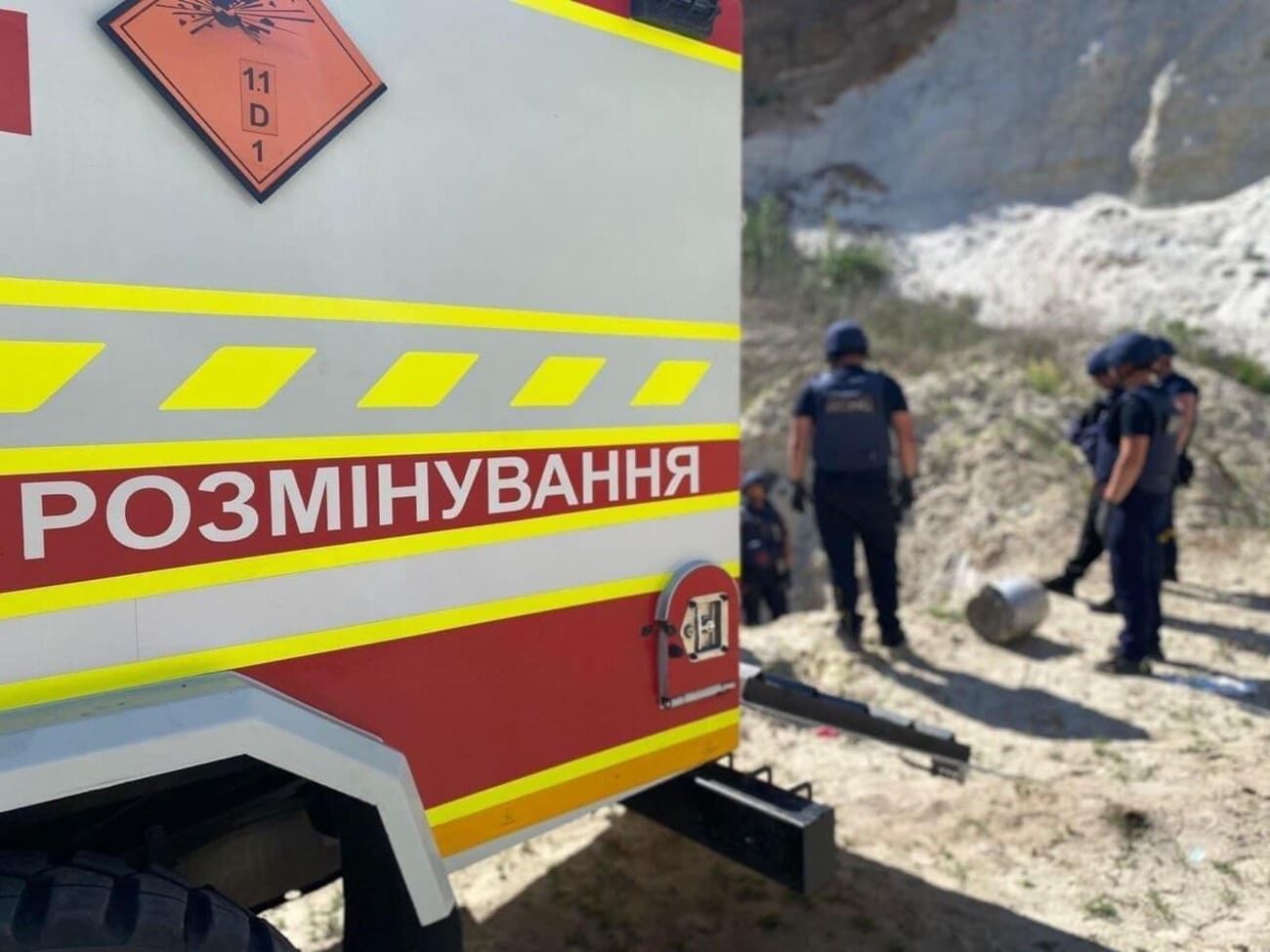 Поранення дістало двоє саперів, зазначили в ДСНС
