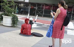 Скульптуру показывали на Манхэттене