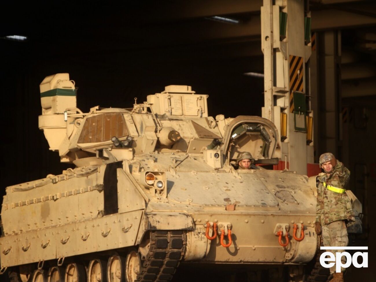 Пентагон объявил о продаже Украине БМП Bradley и ПВО HAWK