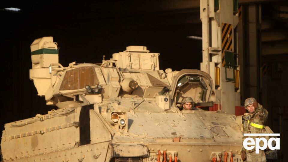 Пентагон оголосив про продаж Україні БМП Bradley та ППО HAWK