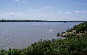 Морской подходный канал устья Быстрое временно закрыт для движения судов