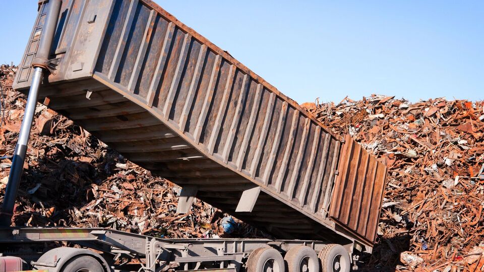 GMK Center: Целесообразнее экспортировать готовую сталь, произведенную из лома, а не сам лом