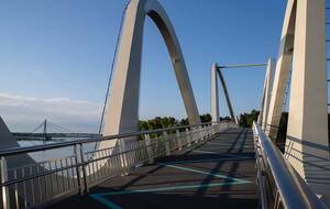 Пешеходно-велосипедный мост на Оболони открыли 28 мая 2024 года