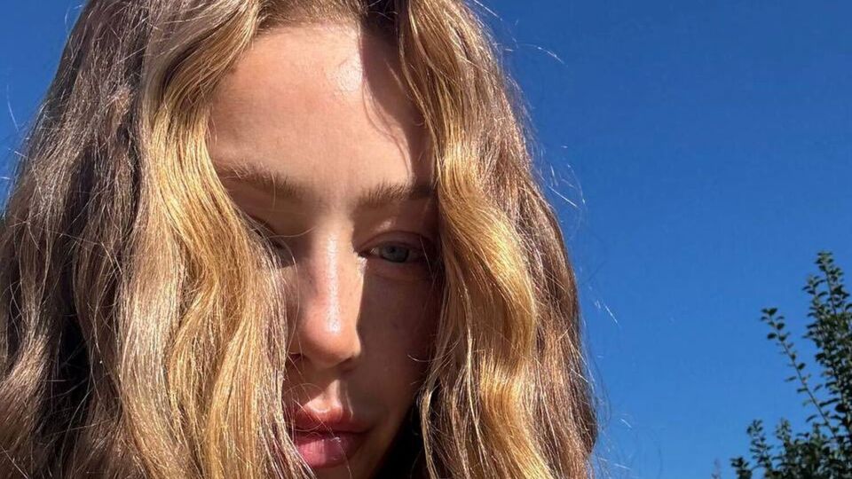 Тина Кароль весит около 52 кг