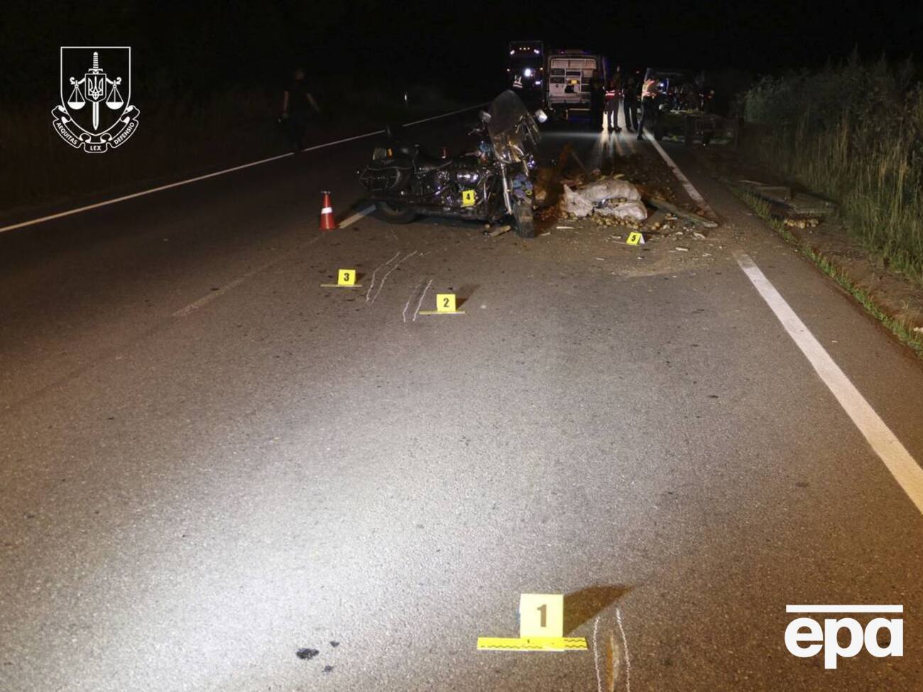 Мотоцикл, за рулем которого находился народный депутат, въехал в прицеп, сцепленный с трактором