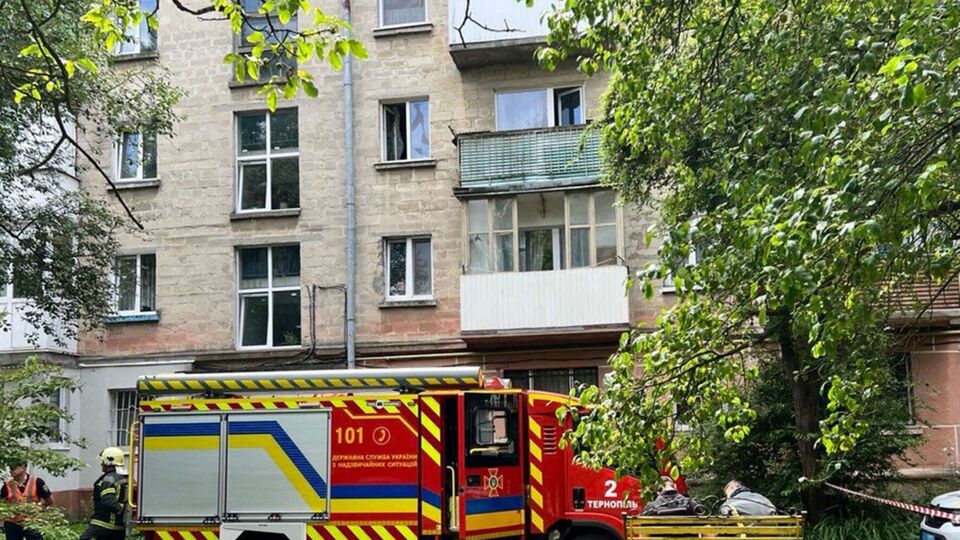 В результате взрыва погибли мать и сын