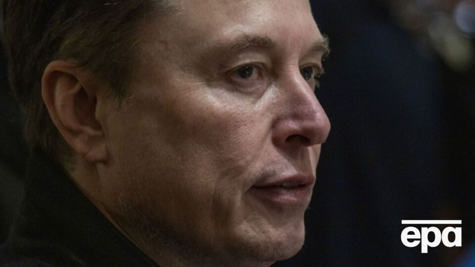 По словам собеседников Reuters, из-за отключения Маском связи силам обороны не удалось окружить оккупантов в районе Берислава