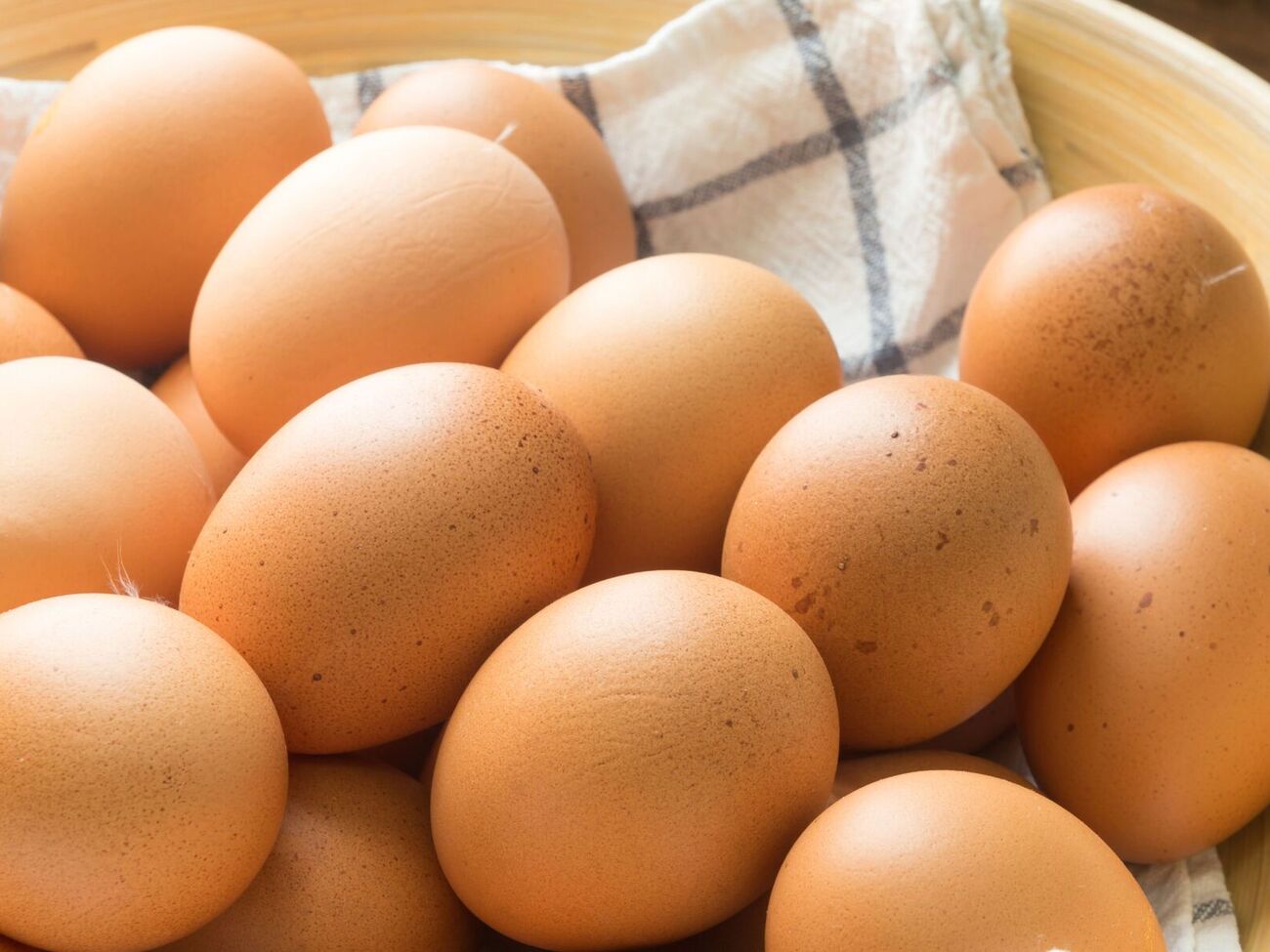 Яйца в лотке должны лежать острым концом вниз