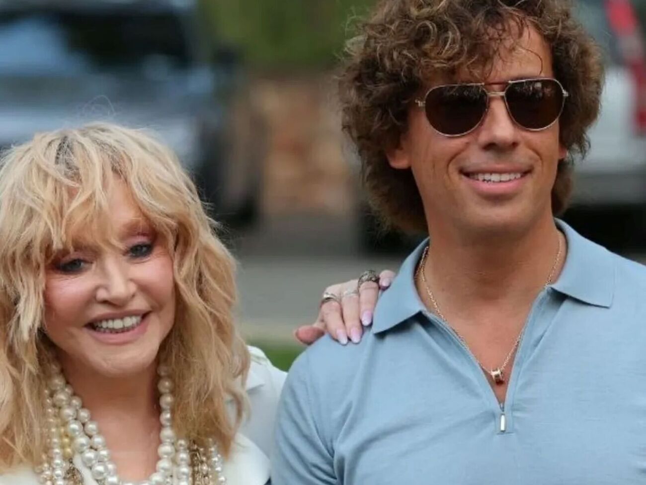 Дефілюючи перед камерами, Пугачова взяла Галкіна під руку