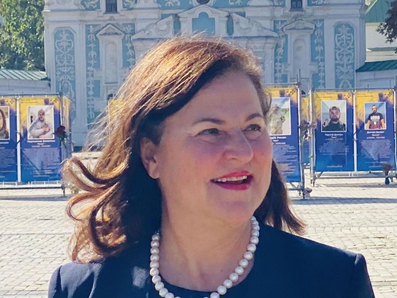 Українці живуть із цінностями свободи на площах. Навіть коли над головами летять ракети