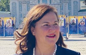 Українці живуть із цінностями свободи на площах. Навіть коли над головами летять ракети