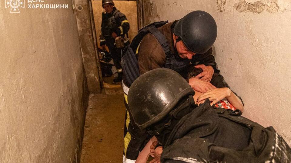 Окупанти били по рятувальниках