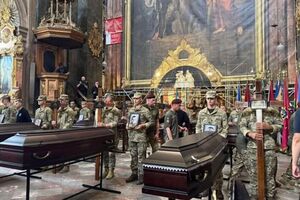 Прощание с 12 украинскими военными состоялось 25 июля в Гарнизонном храме апостолов Петра и Павла во Львове