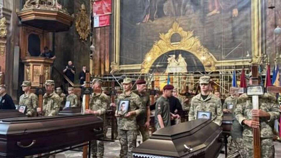 Прощание с 12 украинскими военными состоялось 25 июля в Гарнизонном храме апостолов Петра и Павла во Львове