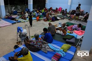 Гражданских из Камбоджи и Таиланда вывозят из зоны боевых действий и размещают в эвакуационных центрах