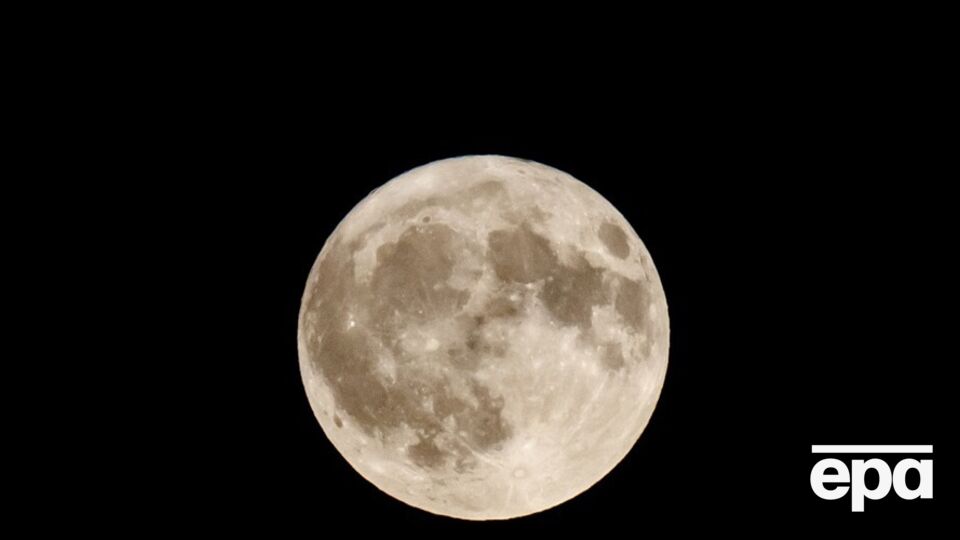 В Луну может врезаться астероид через семь лет