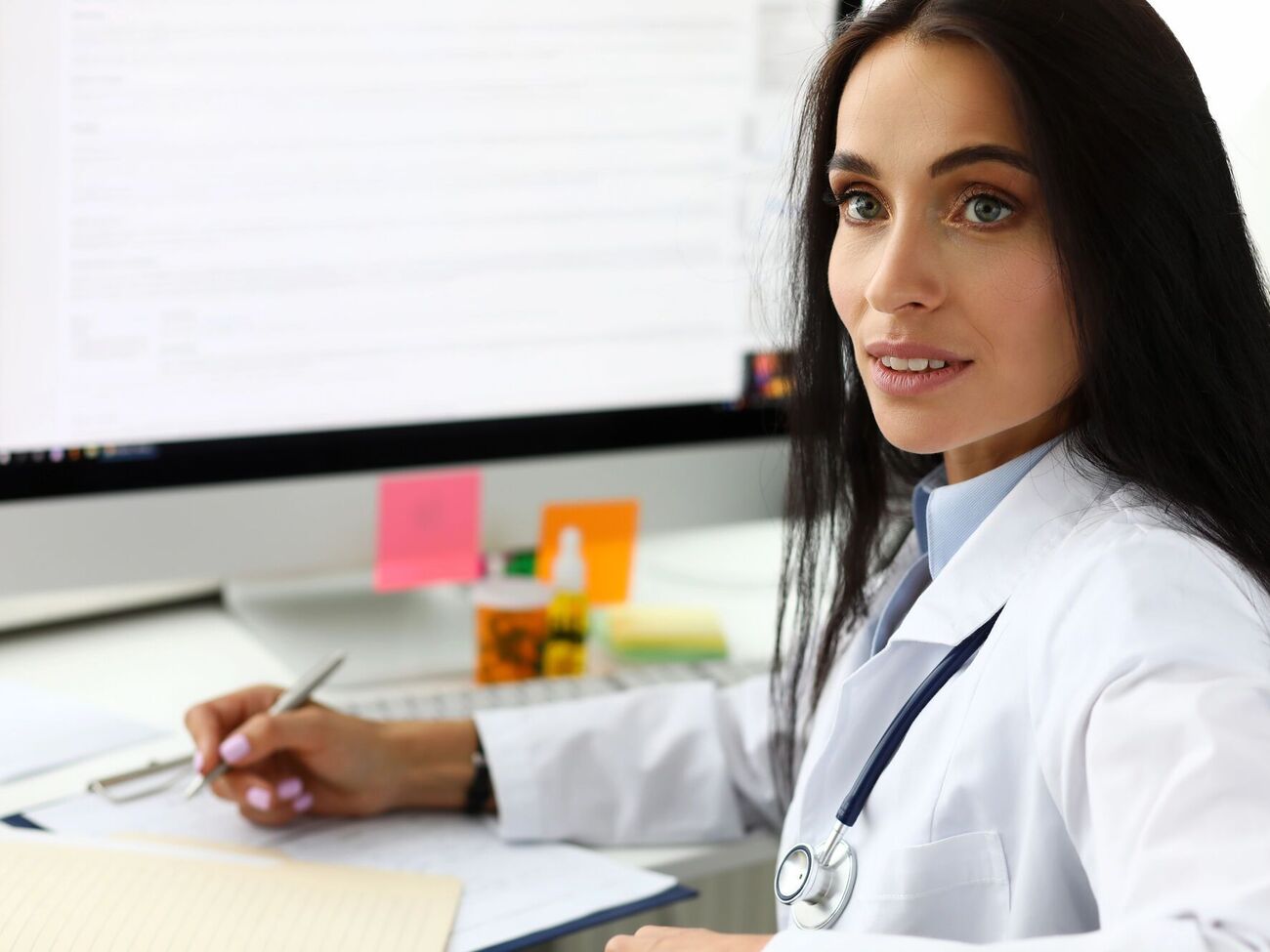 Українським медикам можна побажати "хронічного здоров'я" і "гіпертонічної зарплати"