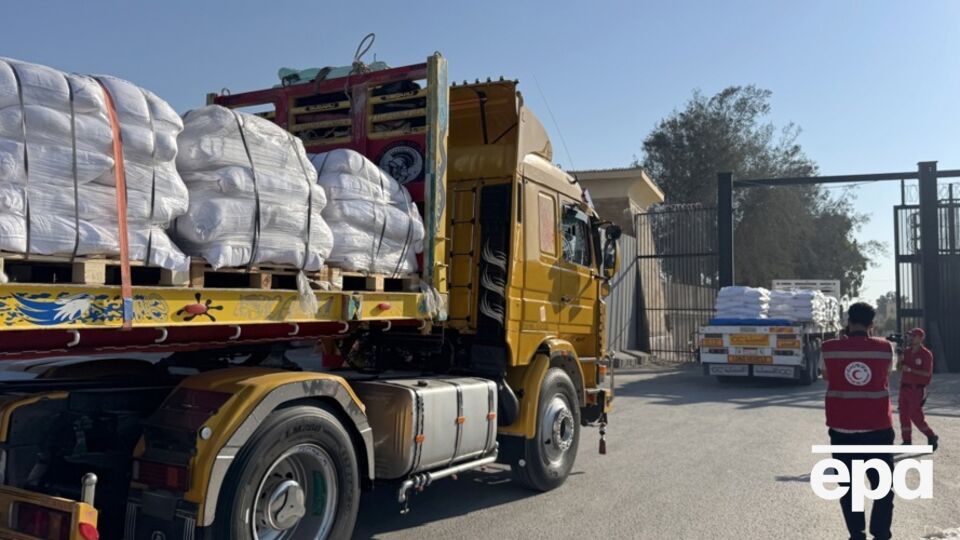 Вантажівки з гуманітарною допомогою вирушили в Газу