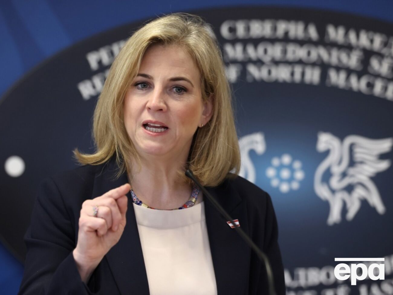 Майнль-Райзингер считает, что нейтралитет не защитит Австрию от угроз