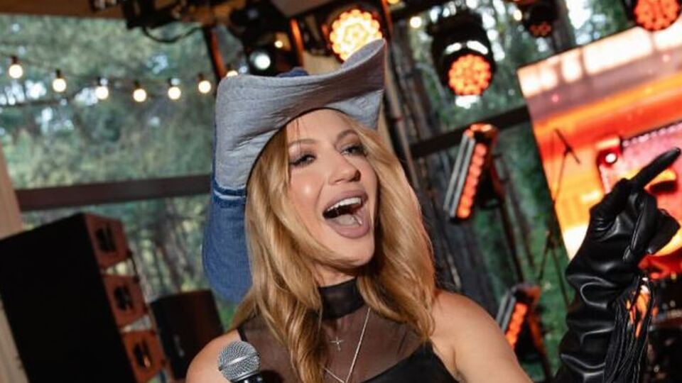 Никитюк впервые после рождения первенца вышла на работу