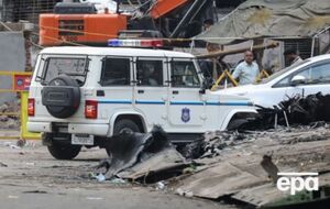 Правоохранители изъяли многочисленные поддельные фотографии, на которых фигурант изображен с мировыми лидерами